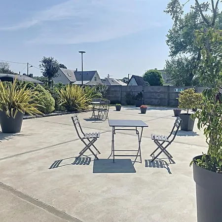 Sejour En Tiny House A Jullouville, Piscine Et Parking Inclus - Fr-1-361a-95 Holiday home