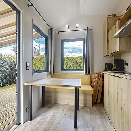 En Tiny House à Jullouville, Piscine Et Parking Inclus - Fr-1-361a-95 Сasa de vacaciones