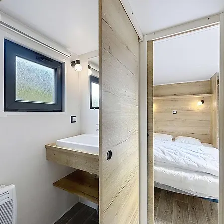 En Tiny House à Jullouville, Piscine Et Parking Inclus - Fr-1-361a-95 Сasa de vacaciones *