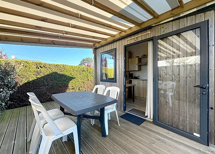 En Tiny House à Jullouville, Piscine Et Parking Inclus - Fr-1-361a-95 * Jullouville