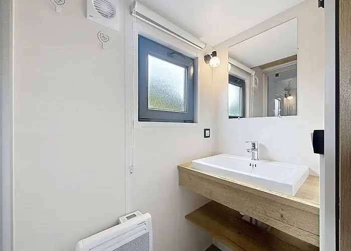En Tiny House à Jullouville, Piscine Et Parking Inclus - Fr-1-361a-95 Hébergement de vacances *
